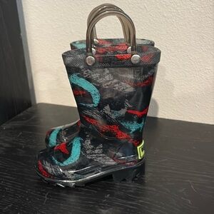 Western Chief light up shark rain boots. Infant size 5. EUC